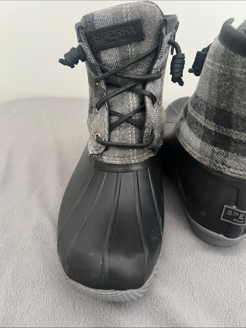 Sperry Women’s Black‎ and Gray Plaid Duck Boots size 7.5 - Picture 3 of 11